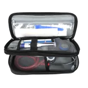 Geantă Medicală Multifuncțională "Multiuse Soft Case" – Pentru Stetoscop și Accesorii Asistentă, Compartimentare Dublă, Neagră, 28 x 12.5 x 6.5 cm