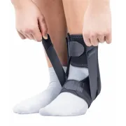 Orteză de gleznă mobilă cu suport elastic, Malleofix Plus Junior – Triamed