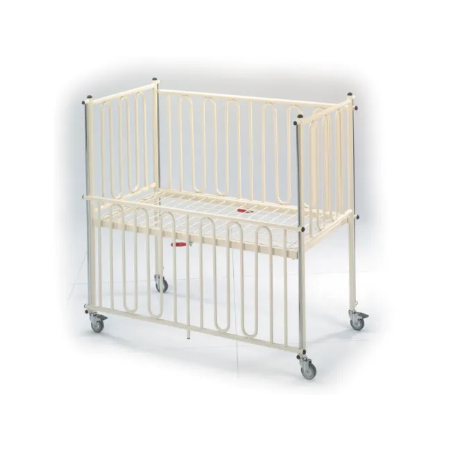 Pat pediatric pentru copii 1–4 ani, culoare ivory, cu sponde laterale glisante (1 buc)