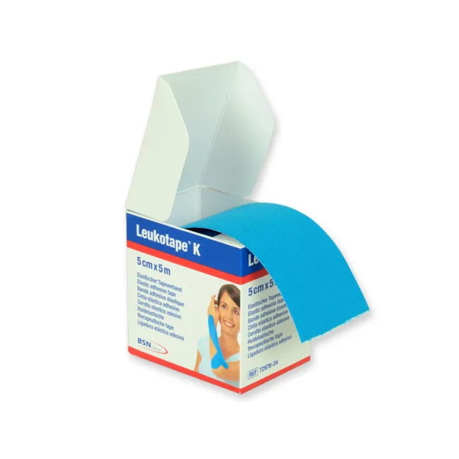 Bandă adezivă elastică pentru taping neuromuscular Leukotape K 5 m × 5 cm, albastru deschis